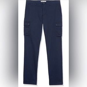 Amazon Essentials Men's Straight-Fit Stretch Cargo Pant size